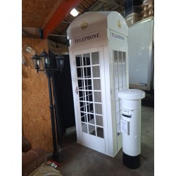 Location stand vintage métal et bois